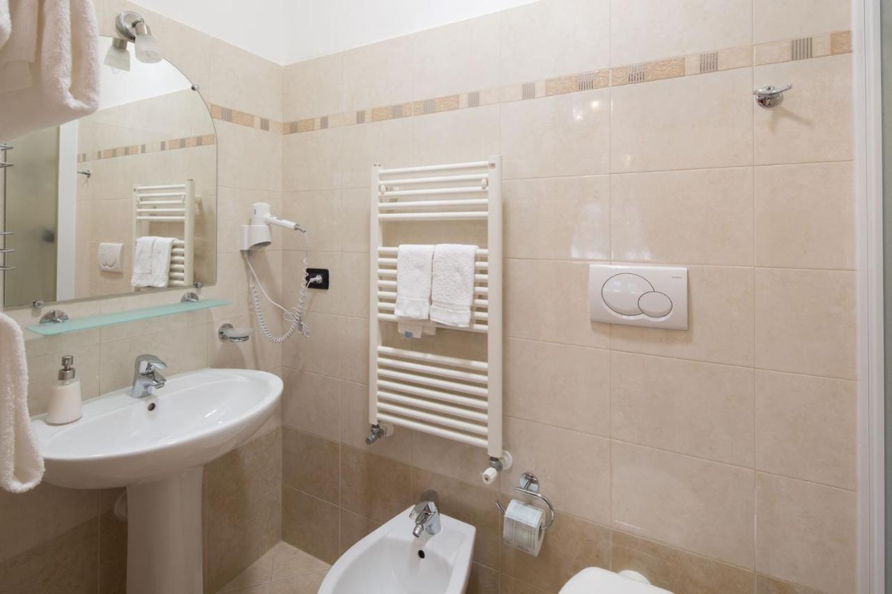Locanda Villa Moderna Genoa Luaran gambar